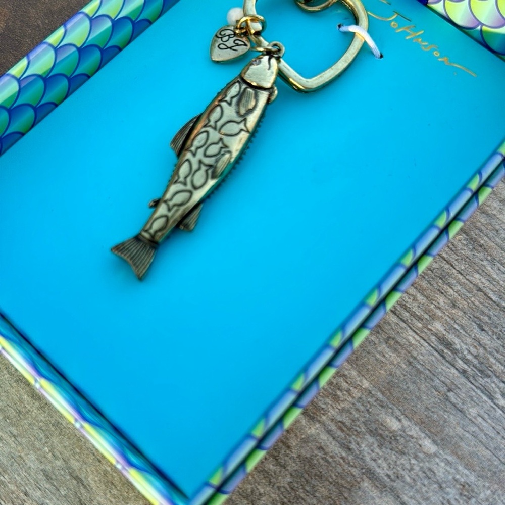 NWT! Betsey Johnson Blue Fish Rhinestone Ocean Keychain - Picture 6 of 9